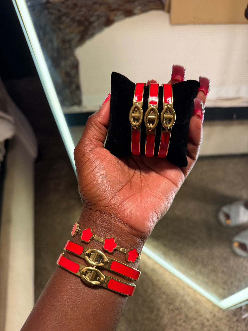 The Luxe Oval Bangle